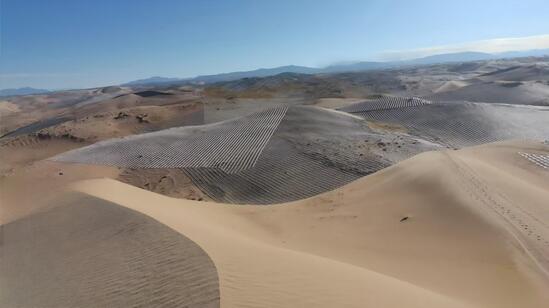 烏蘭縣2025年柴達木盆地荒漠化防治與生態修復項目施工現場照5 攝影:張發俊.jpg